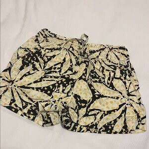Stylish Women's Black and Cream Patterned Shorts